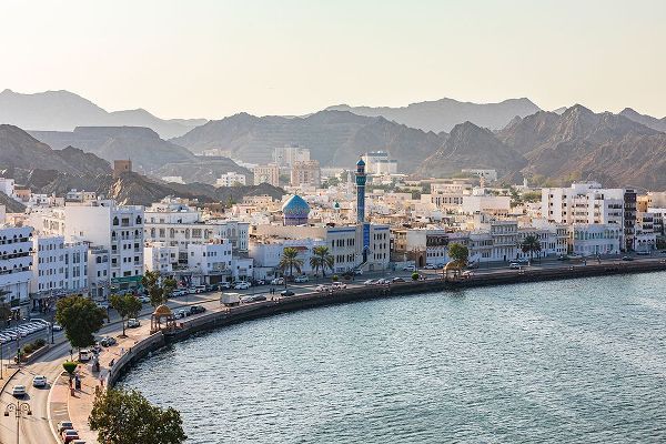 Wilson, Emily M. 아티스트의 Middle East-Arabian Peninsula-Oman-Muscat-Muttrah-The waterfront and harbor in Muttrah작품입니다.